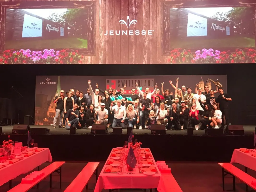 Deejay Plus begeistert 12.000 Gäste aus China bei Event in Luzern und Zürich.